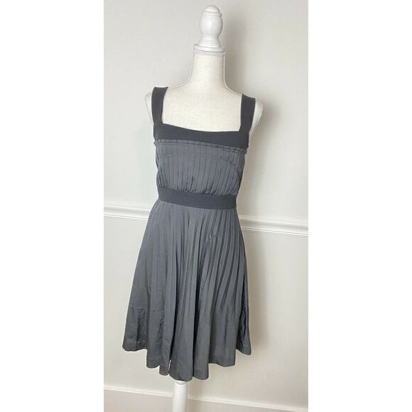 Cacharel Dress Sz Small Black Pleated Sleeveless Knee Length SEE MEASUREMENTS - Picture 1 of 8